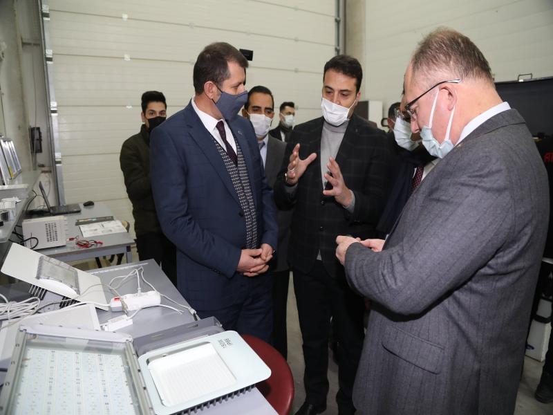 Valimiz Salih Ayhan ve Yönetim Kurulu Üyelerimiz, TEKNO PCB LED ELEKTRONİK SANAYİ TİCARET LİMİTED ŞİRKETİ firmamızı ziyarette bulundu.